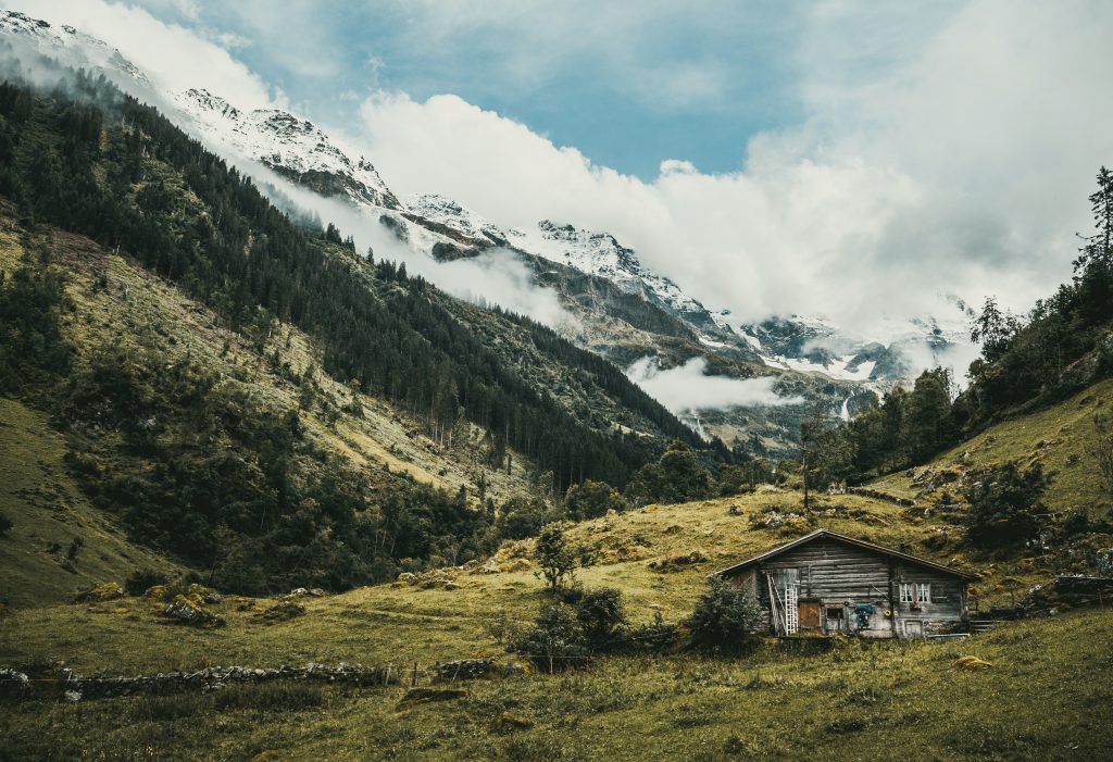 10 Must-See Destinations in Switzerland for First-Time Visitors